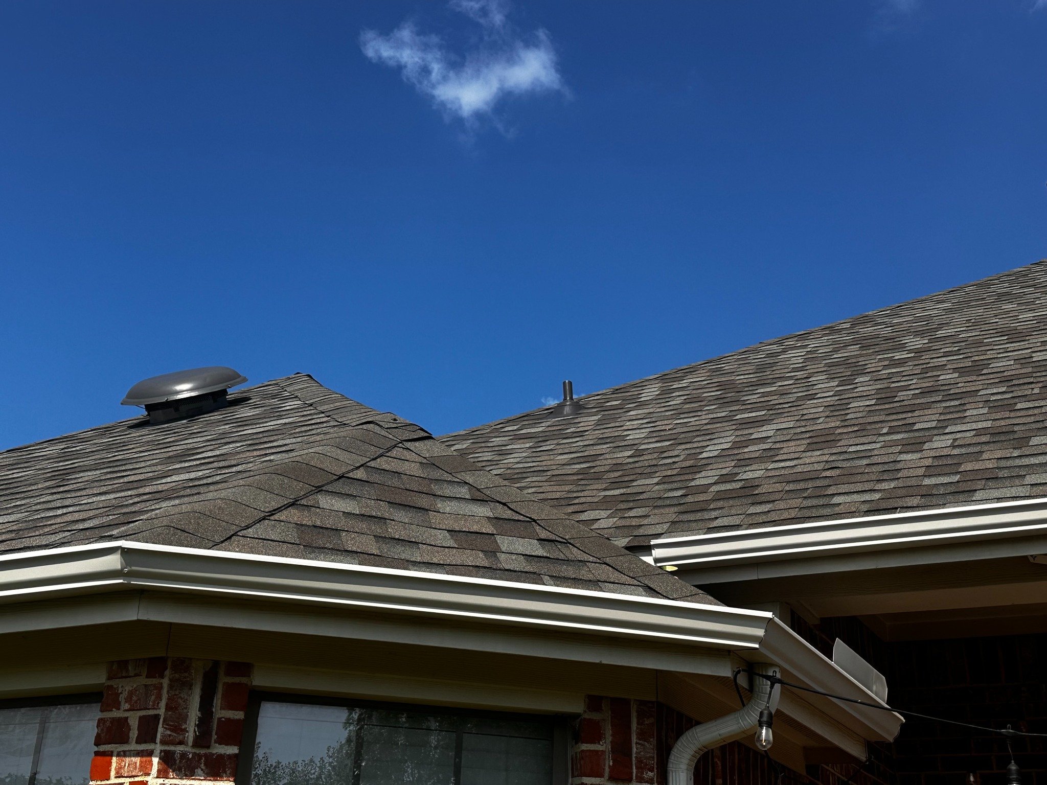 DFW Roofer & Construction logo